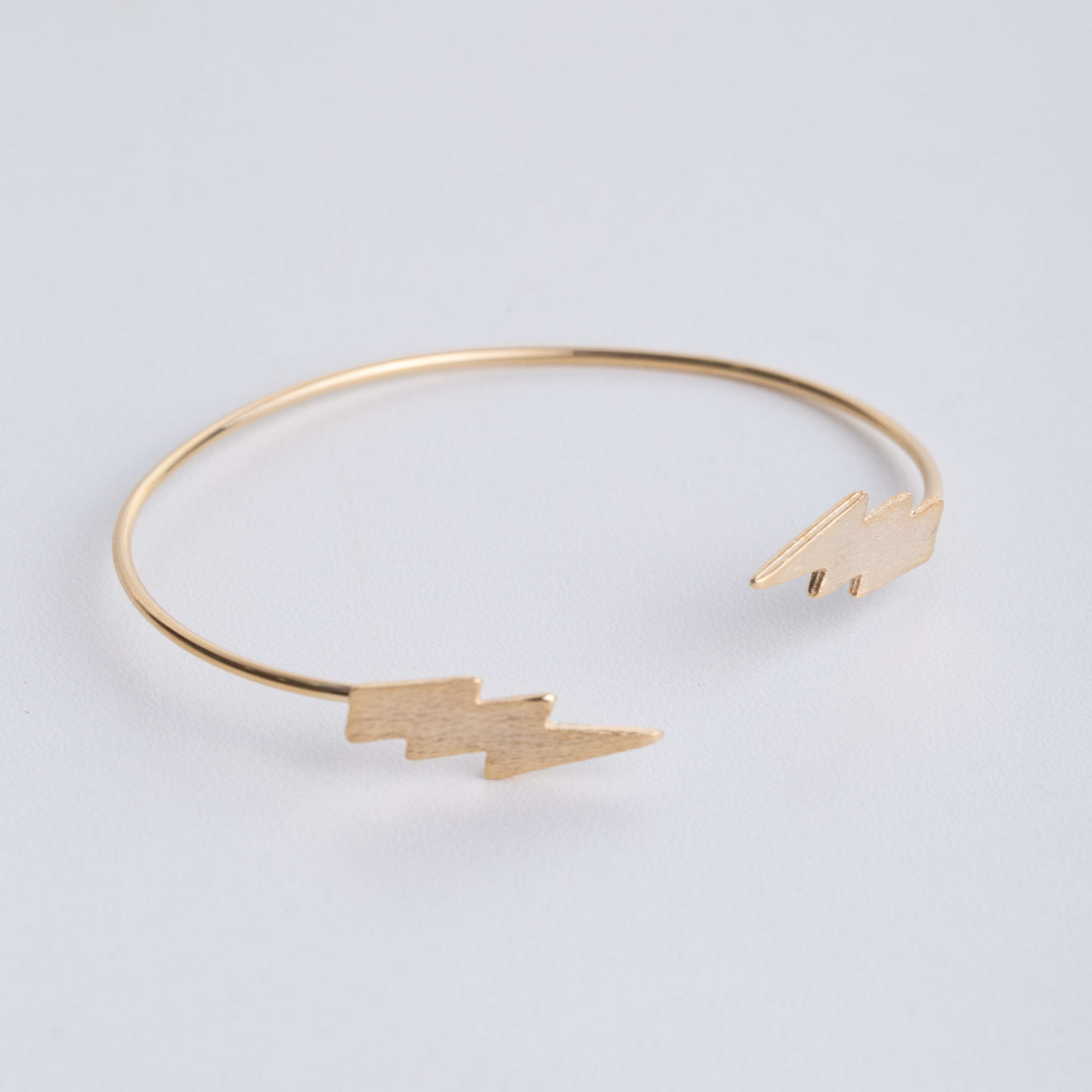 18595 Pulsera de Rayo Chapada en Oro